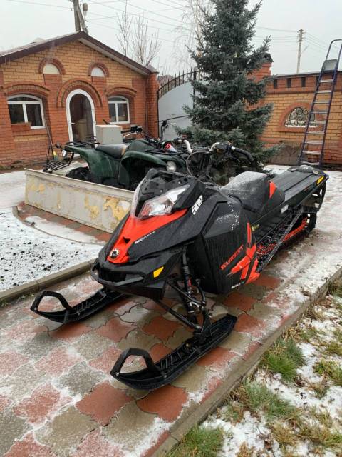 BRP Ski-Doo Summit. ,  ,   