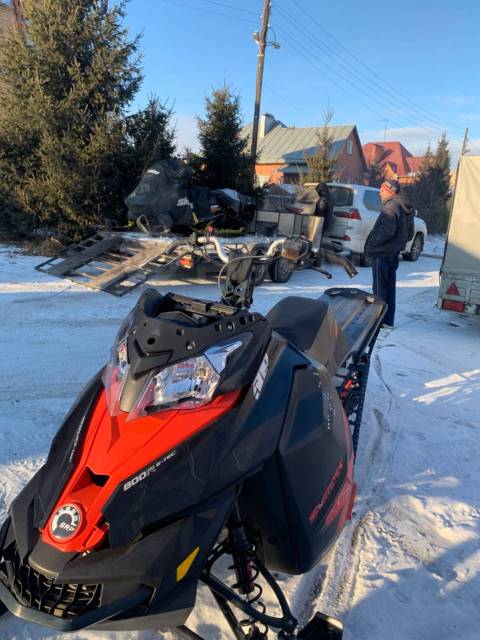 BRP Ski-Doo Summit. ,  ,   