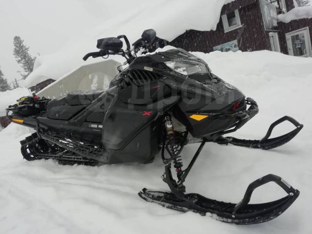 BRP Ski-Doo Summit. ,  ,   