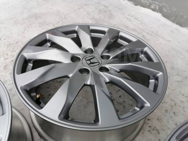 Honda. 7.0x18", 5x114.3, ET50 