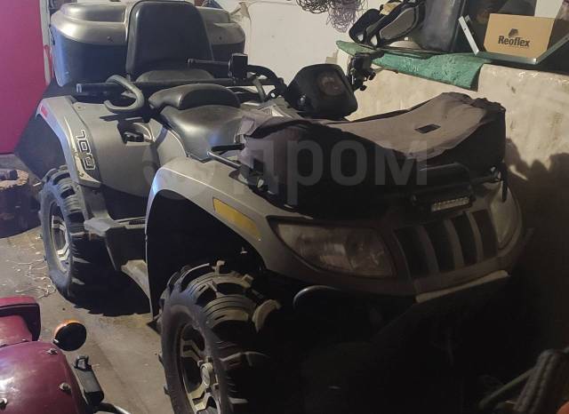 Arctic Cat 700. ,  \,   