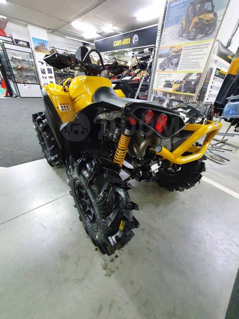 BRP Can-Am Renegade X MR 1000R. ,  \,   