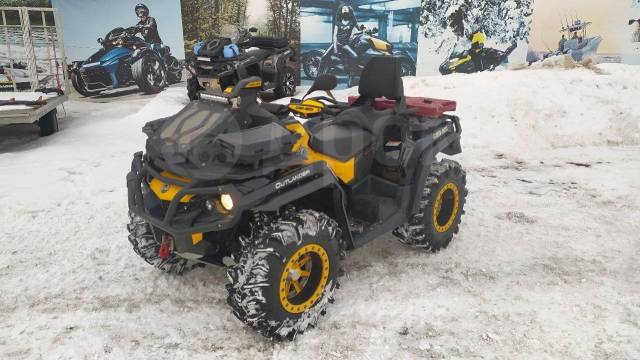 BRP Can-Am Outlander Max 1000R XT-P. ,  \,   