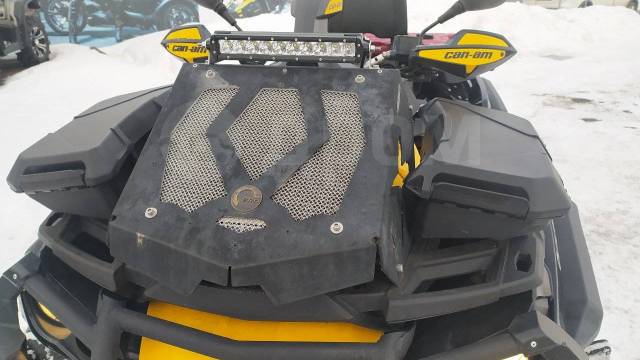 BRP Can-Am Outlander Max 1000R XT-P. ,  \,   