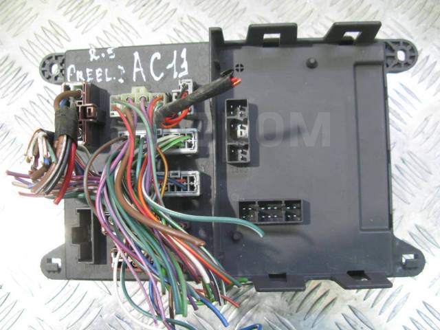 КРОНШТЕЙН РЕЛЕ LR031210 для Freelander 2 2006 - 2014, цена 330.87 руб - запчасти