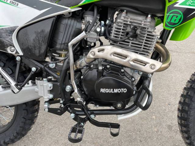Как снять сиденье на регулмото спорт 003 Regulmoto ZF-KY 250 Sport-003, 2022, 250 куб. см. 4х тактный, без пробега, испра