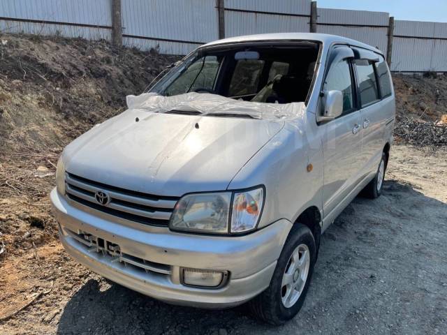 Toyota noah cr50