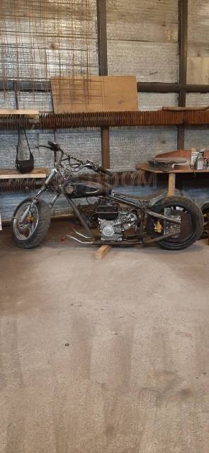 Bobber, 2020. 200. ., ,  ,   