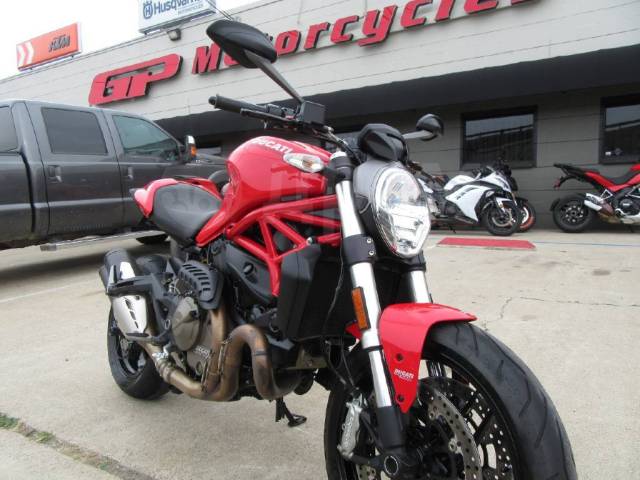 Ducati Monster. , ,  .     