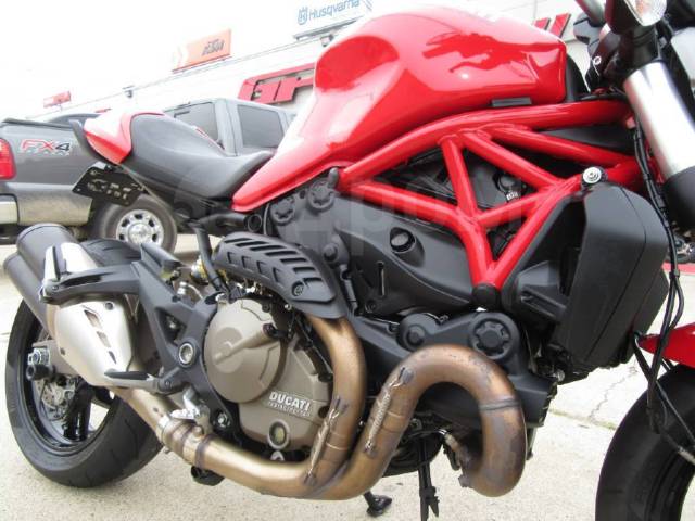 Ducati Monster. , ,  .     