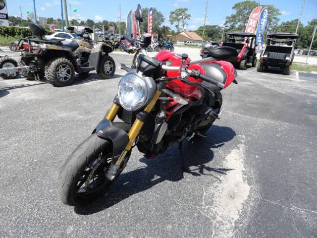 Ducati Monster 1200. , ,  .     