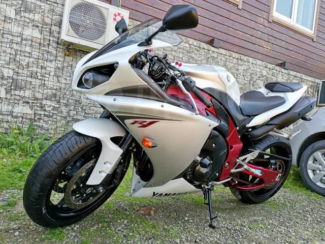 Yamaha YZF-R1. 1 000. ., , ,  .     