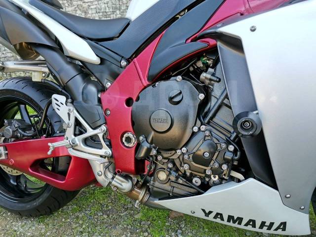 Yamaha YZF-R1. 1 000. ., , ,  .     