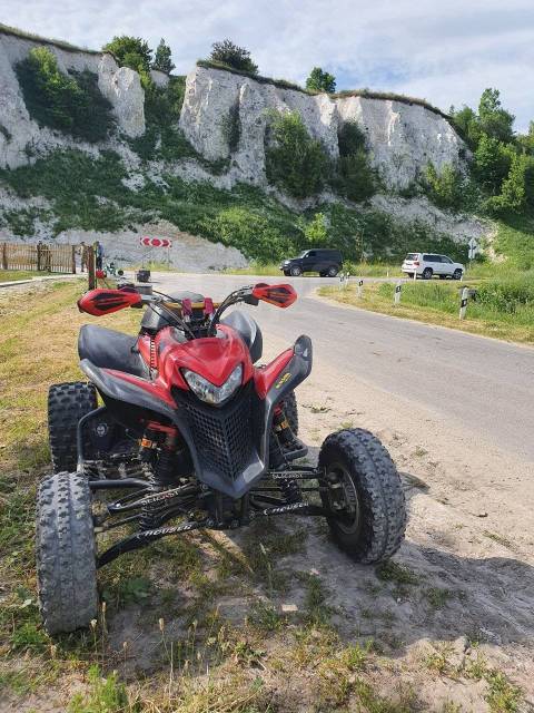 Honda TRX 700. ,  \,   