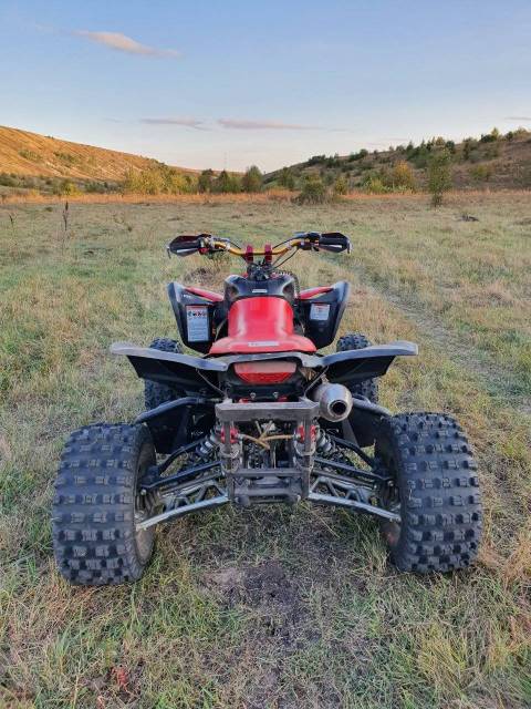 Honda TRX 700. ,  \,   