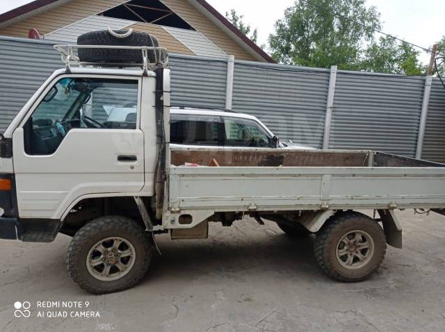 Грузовик toyota dyna