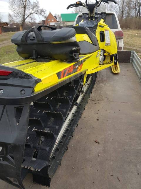 BRP Ski-Doo Summit. ,  ,   