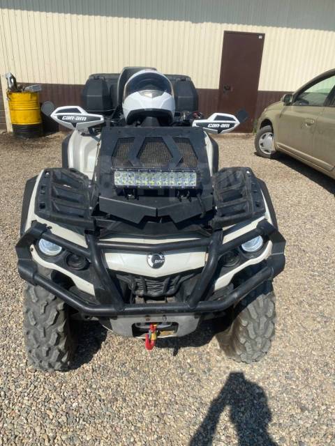 BRP Can-Am Outlander Max 1000. ,  \,   