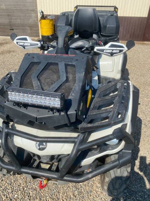 BRP Can-Am Outlander Max 1000. ,  \,   