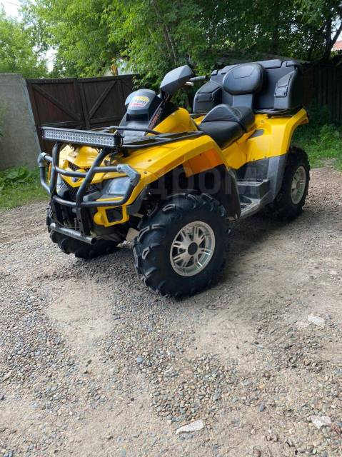 BRP Can-Am Outlander Max 800 XT. ,  \,   