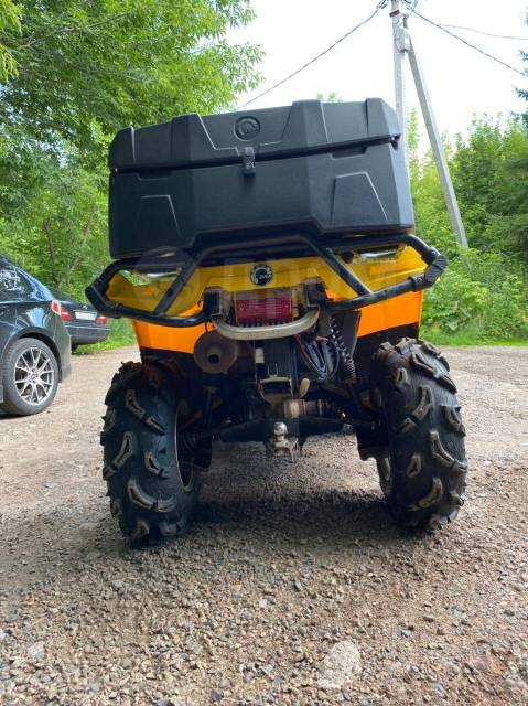 BRP Can-Am Outlander Max 800 XT. ,  \,   