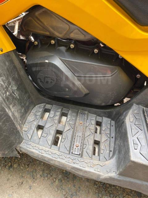 BRP Can-Am Outlander Max 800 XT. ,  \,   