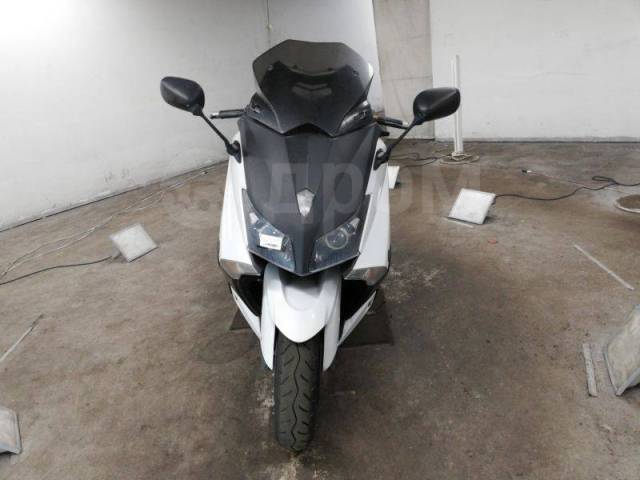 Yamaha Tmax. , ,  .     