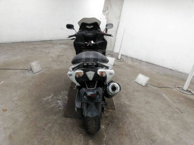 Yamaha Tmax. , ,  .     