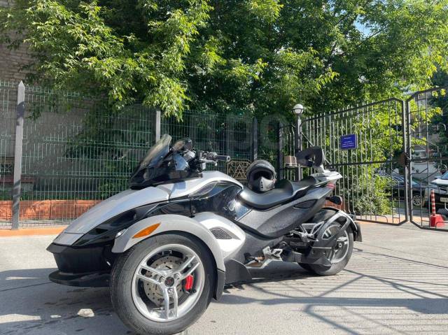 BRP Can-Am Spyder Roadster GS. , ,   