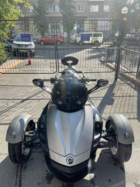 BRP Can-Am Spyder Roadster GS. , ,   