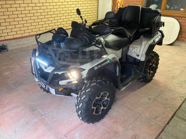 BRP Can-Am Outlander Max 1000R Limited. ,  \,   