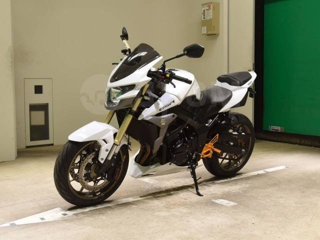 Suzuki GSR 750. 750. ., , ,  .     