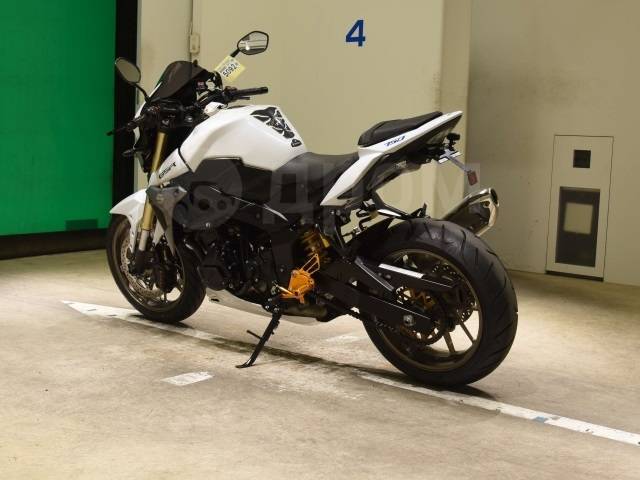 Suzuki GSR 750. 750. ., , ,  .     