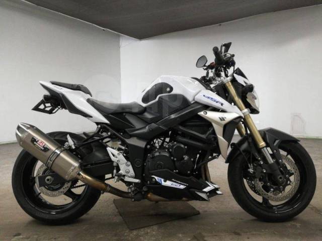 Suzuki GSR 750. 750. ., , ,  .     