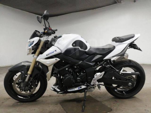 Suzuki GSR 750. 750. ., , ,  .     