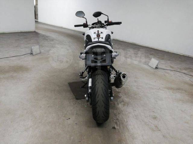 Suzuki GSR 750. 750. ., , ,  .     