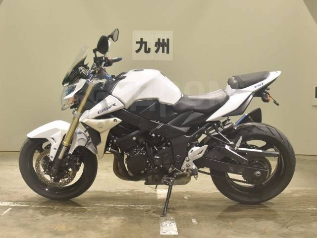 Suzuki GSR 750. 750. ., , ,  .     