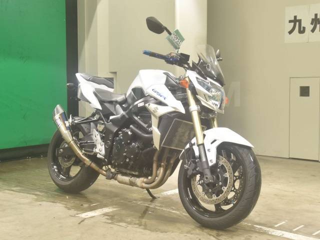 Suzuki GSR 750. 750. ., , ,  .     