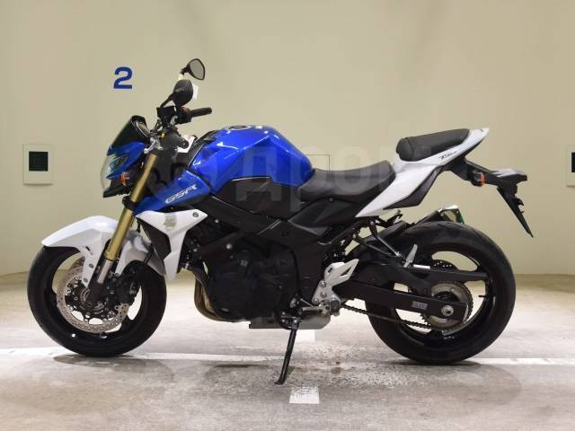 Suzuki GSR 750. 750. ., , ,  .     