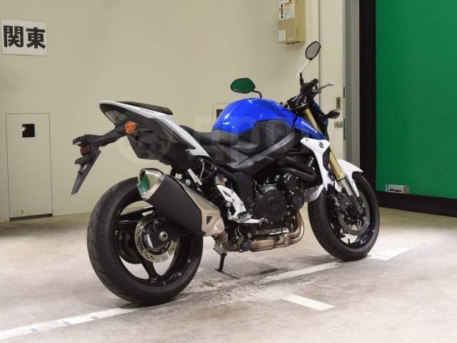 Suzuki GSR 750. 750. ., , ,  .     