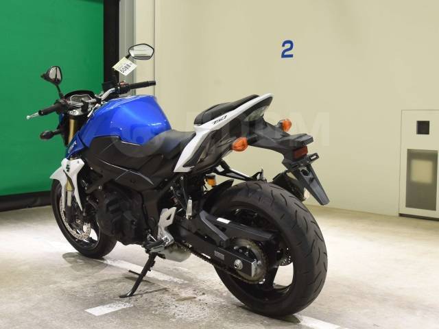 Suzuki GSR 750. 750. ., , ,  .     