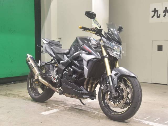 Suzuki GSR 750. 750. ., , ,  .     