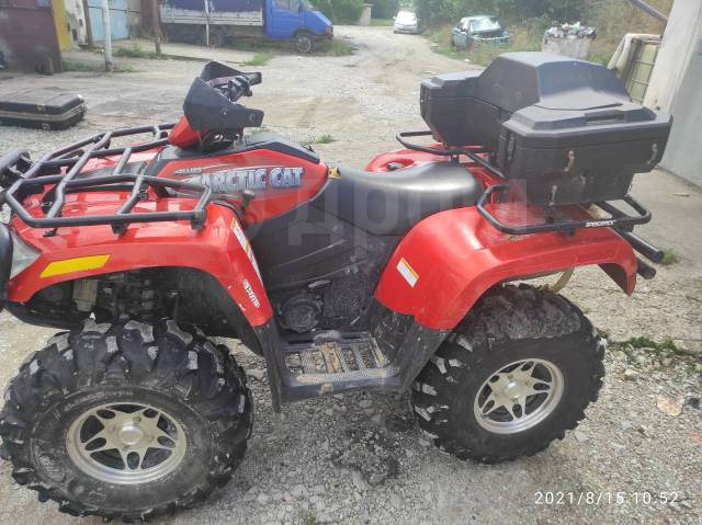 Arctic Cat 700. ,  \,   