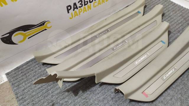 Как снять накладки порогов камри 40 Как снять порог на камри 50 - 81 фото