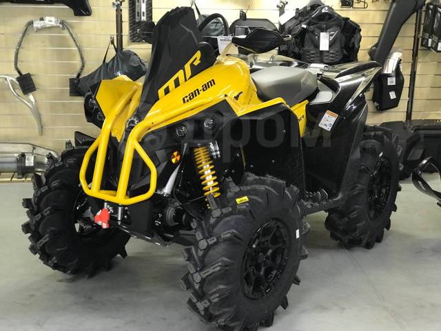 BRP Can-Am Renegade X MR 1000R. ,  \,   