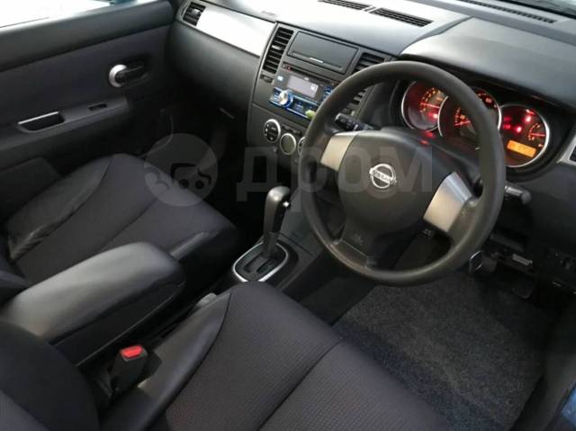 Nissan Tiida c11 салон