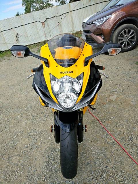 Suzuki GSX-R 750. 750. ., , ,  .     