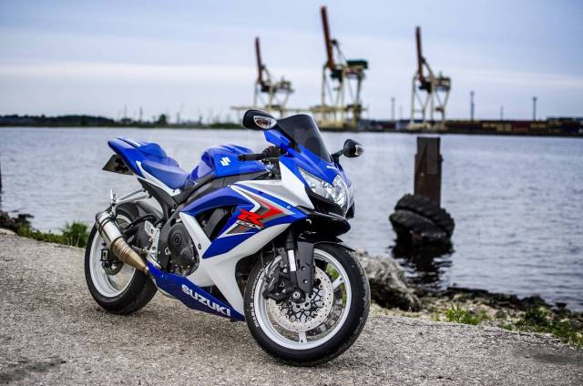 Спортбайк Suzuki r GSX