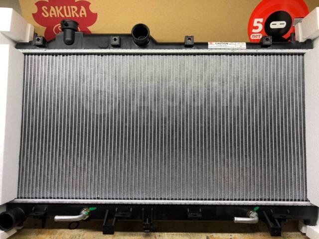 Купить Радиатор охлаждения двигателя Sakura Forester SH5 Legacy BE BH  Outback во Владивостоке по цене: 12 500₽ — частное объявление на Дроме