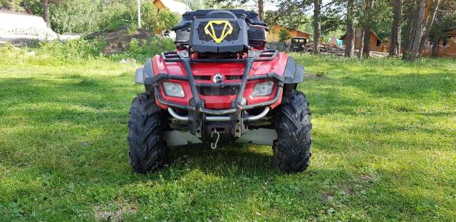 BRP Can-Am Outlander Max 800. ,  \,   